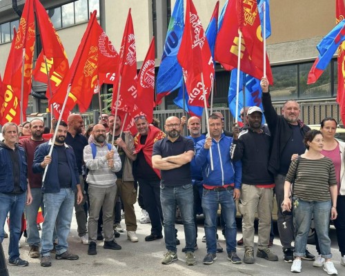 Accessori moda, licenziamenti alla Acme di Calenzano: scatta la protesta