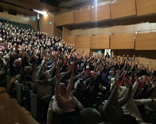 “Tanto tutti s'ha da diventà vecchi”: bel successo per lo spettacolo di cabaret al teatrodante